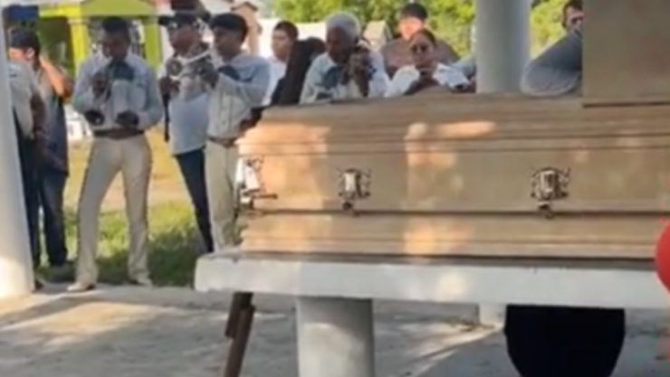 Mamá de Dafne comparte un video del velorio de su hija