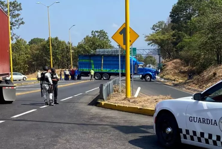 Bloqueos en carreteras de Michoacán: Indígenas exigen liberación de activista