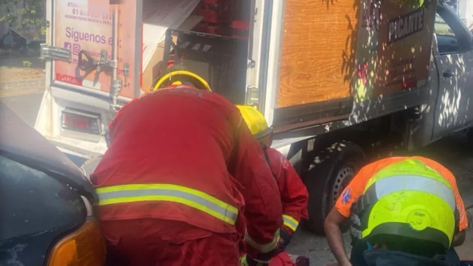 Fuerte choque en Lomas de Polanco: Se reporta una persona herida