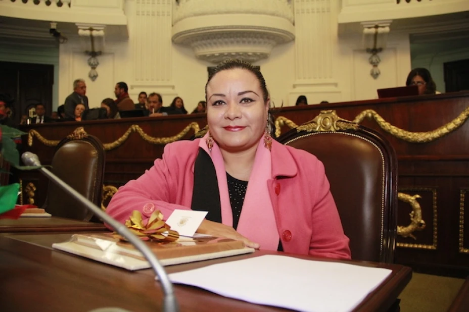Elizabeth Mateos.