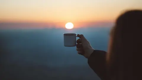día-internacional-café-conoce-ritos-tradiciones-cafeteras-en-el-mundo-sol-taza