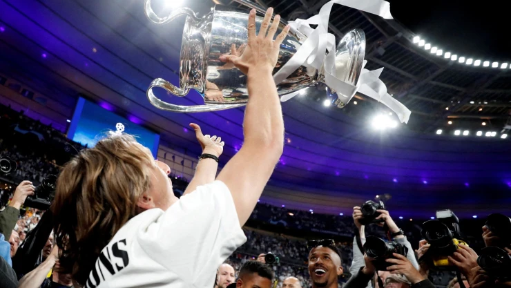 Luka Modric celebrando la Champions League