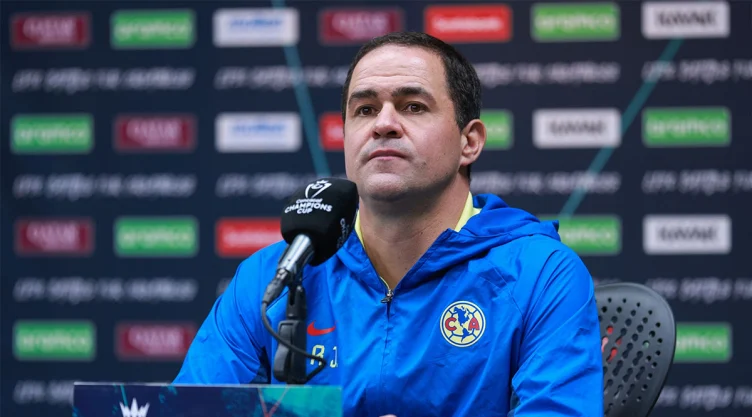 André Jardine, técnico del América