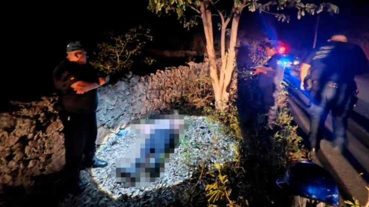 Pasó en la Motul - Telchac Pueblo: Fue abandonada por su pareja tras sufrir accidente en plena carretera; así la encontró la policía
