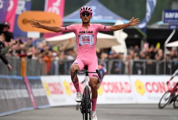 Isaac del Toro en el Giro de Italia por TV Azteca