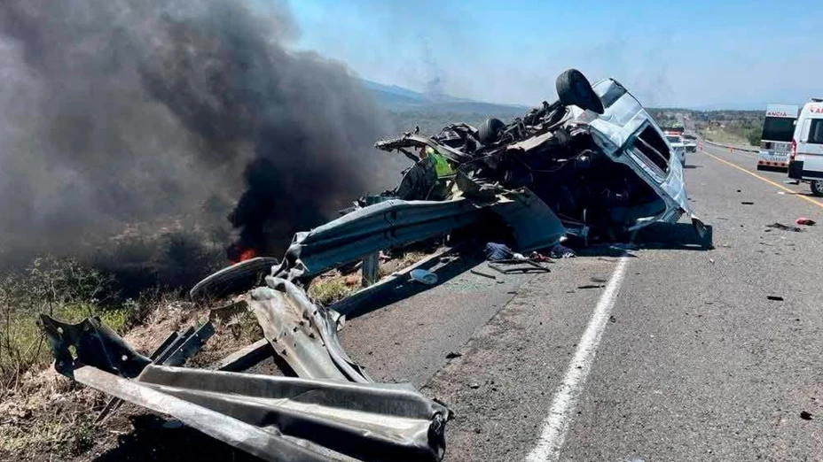 Mueren maestros accidente