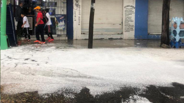 Se registran lluvias fuertes y caída de granizo en varias alcaldías de CDMX
