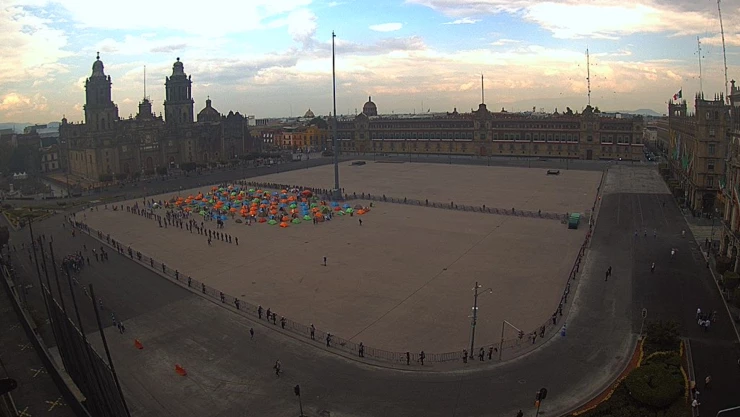 Campamento de FRENAAA en Zócalo