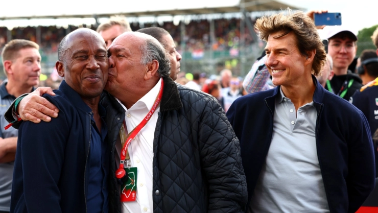 Papás de Checo Pérez y Lewis Hamilton junto a Tom Cruise