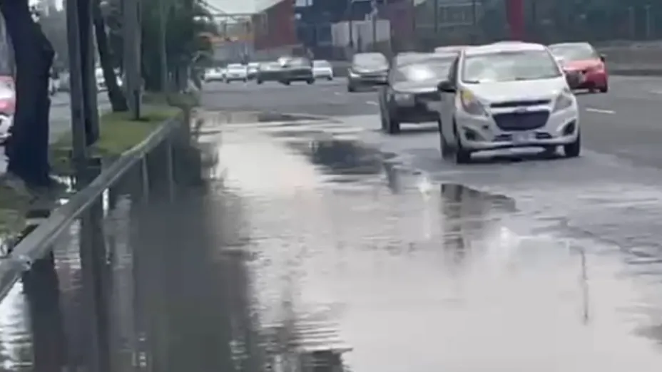 Encharcamientos en Calzada Ignacio Zaragoza