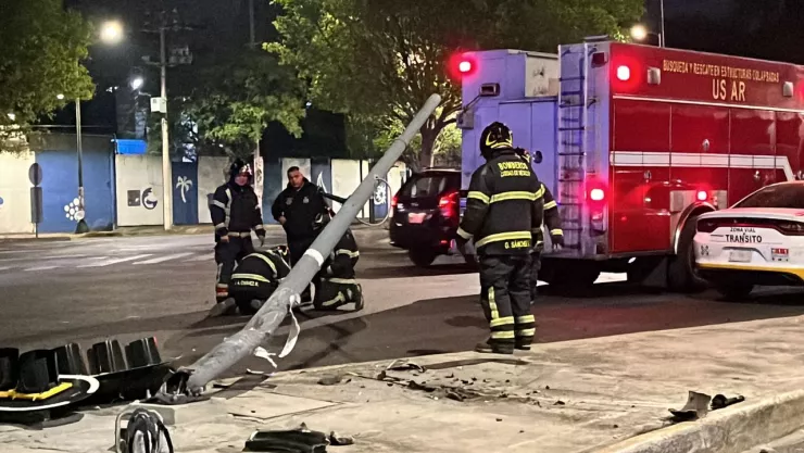 CDMX: Mujer estrella su auto borracha y colapsa semáforos en la GAM
