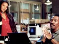Te contamos por qué a Eddie Murphy lo atraparon con una chica trans y qué hacía con ella. (Escenas de la película ‘El negociador’ por Azteca 7)