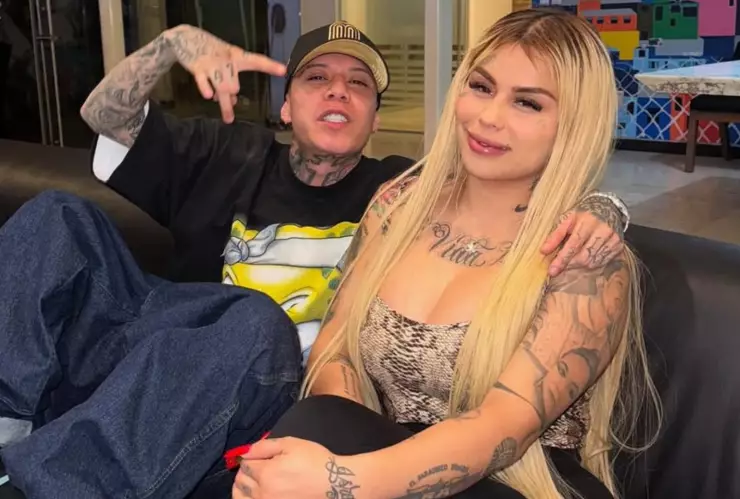 Santa Fe Klan le dedica canción a Mona y aparecen en video juntos.png