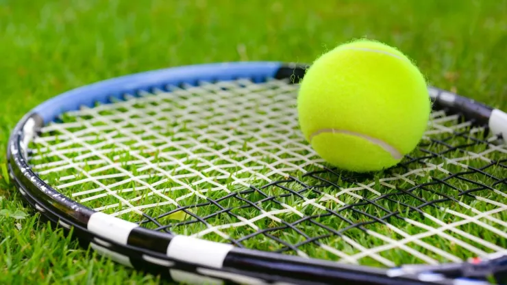 VIDEO Entrenador de tenis golpea a su hija por “no esforzarse”