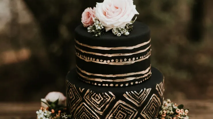 49 ideas de pastel de bodas que puedes tomar como inspiración: desde sencillos hasta muy elaborados.