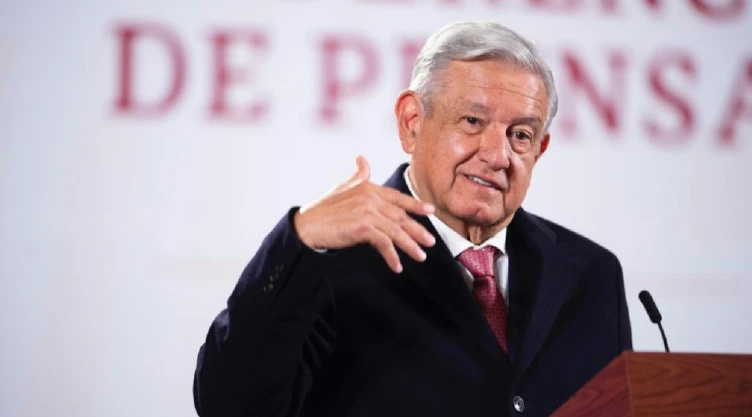 AMLO retiro política 2024 cacique líder moral