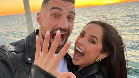 Becky G se comprometio con su novio de hace 6 años