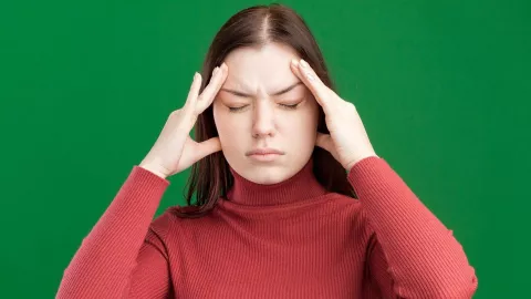 Estos ejercicios de yoga te ayudan a eliminar los dolores de cabeza