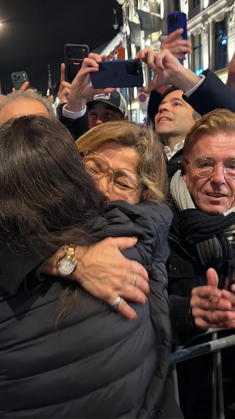 Abrazos a Maria Corina Machado