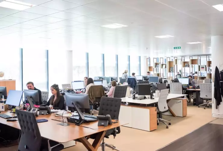 Trabajar Jueves y Viernes Santo