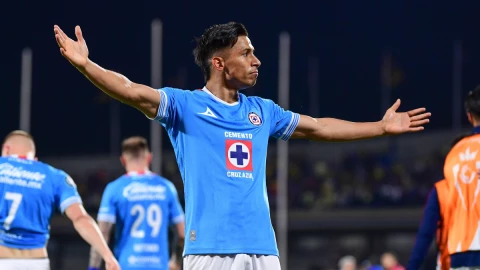 Ángel Sepúlveda celebrando su gol con Cruz Azul