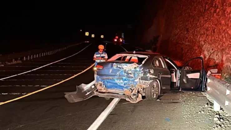 ¡Alerta, no hay paso! Se registran 2 serios accidentes en una concurrida carretera de Michoacán, hoy viernes 19 de diciembre.jpg