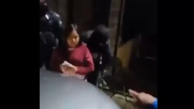 Niña es revisada en León Guanajuato