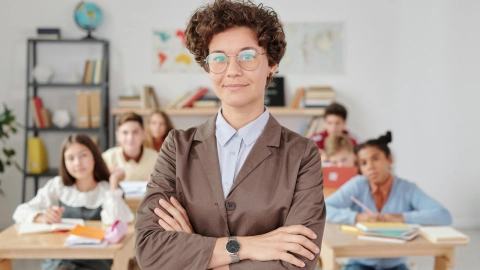 Día del Maestro 2024: Profe usa corridos para enseñar las tablas y las partes del cuerpo