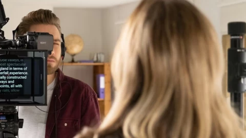 Conductora rompe en llanto y pide oraciones por su madre desaparecida