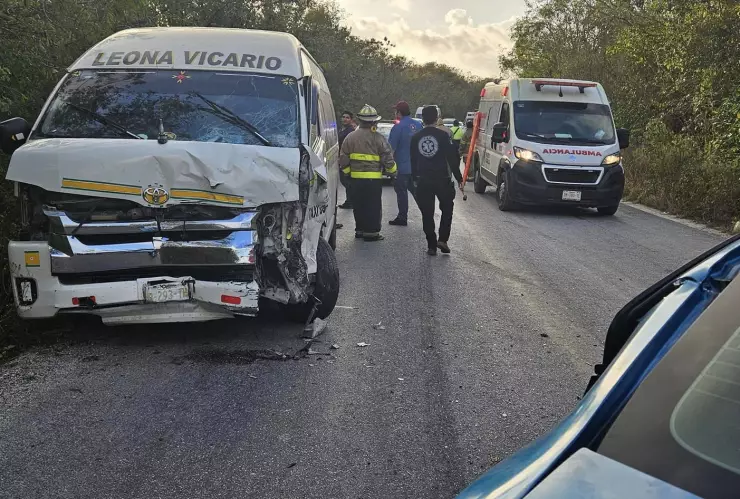 Se registra fuerte choque en la ruta de los cenotes hoy 2 de abril de 2024; bloquean la vía.jpg
