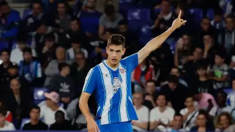 ¿Debe salir? César Montes dejaría el futbol español para fichar por un equipo italiano