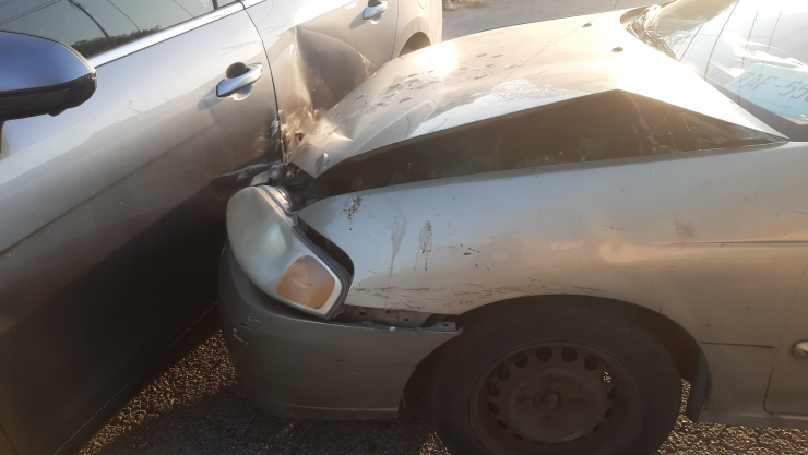 FOTOS: Auto se pasa el ALTO y provoca FUERTE ACCIDENTE