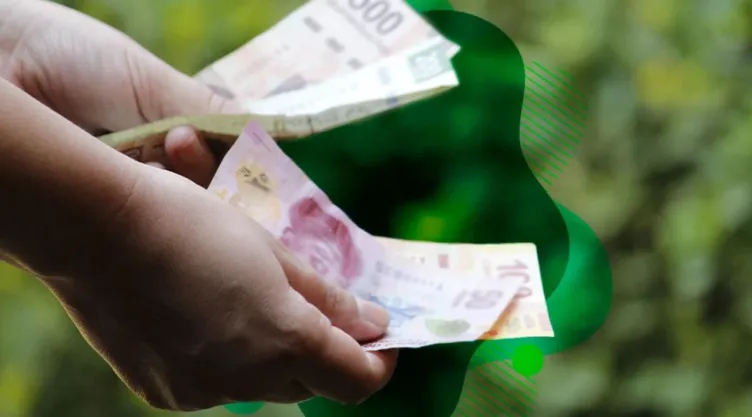 Billete falso de cajero.