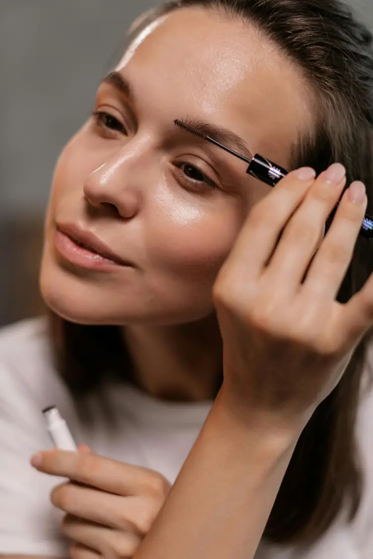 Este 2026 se prioriza un acabado de cejas natural