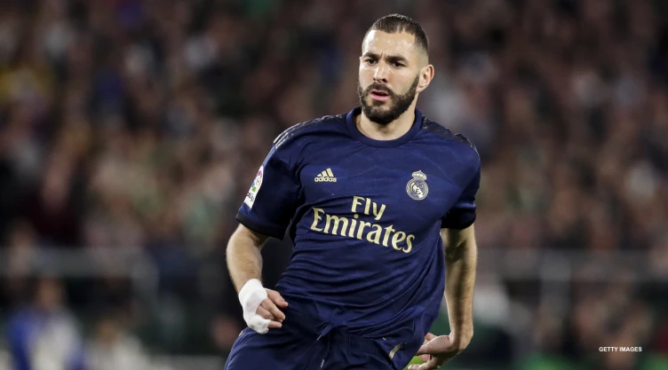 Karim Benzema con la camiseta del Real Madrid