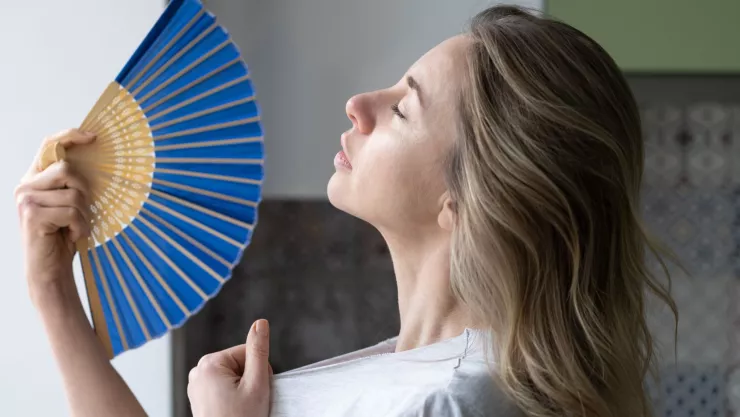 El truco para refrescar una habitación sin ventanas ni ventilador.