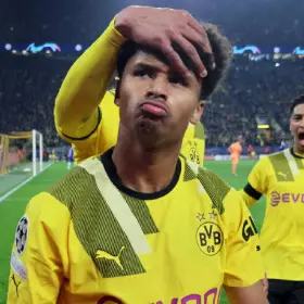 Festejo de gol de Karim Adeyemi con el Borussia celebra el gol ante el Chelsea