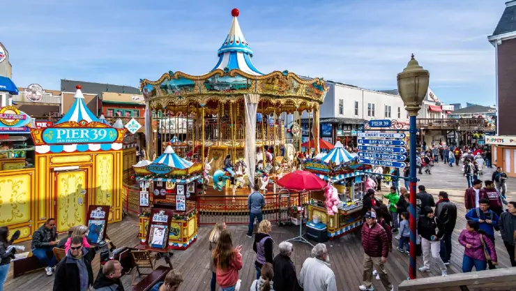 Una imagen del Pier 39 repleto de gente