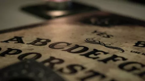 Niños juegan a la Ouija en una escuela en Puebla y sale mal