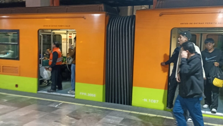 Esto pasa en el Metro CDMX hoy.