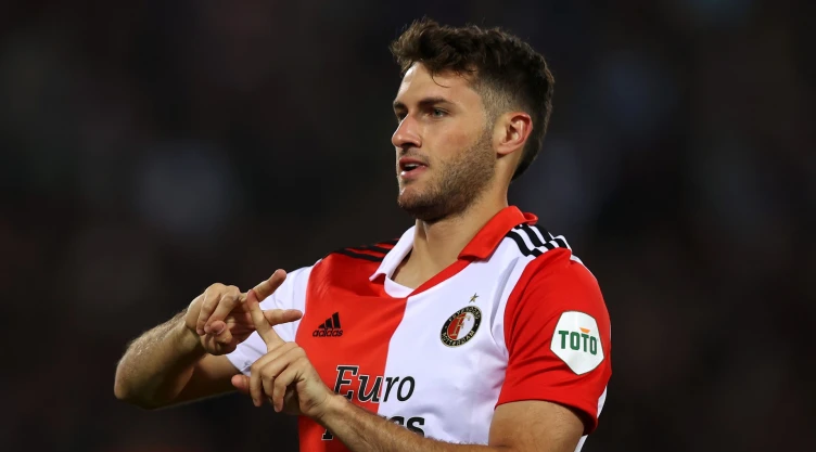 Santiago Giménez festeja gol con el Feyenoord