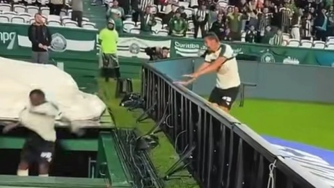 Cayó festejar gol anulado