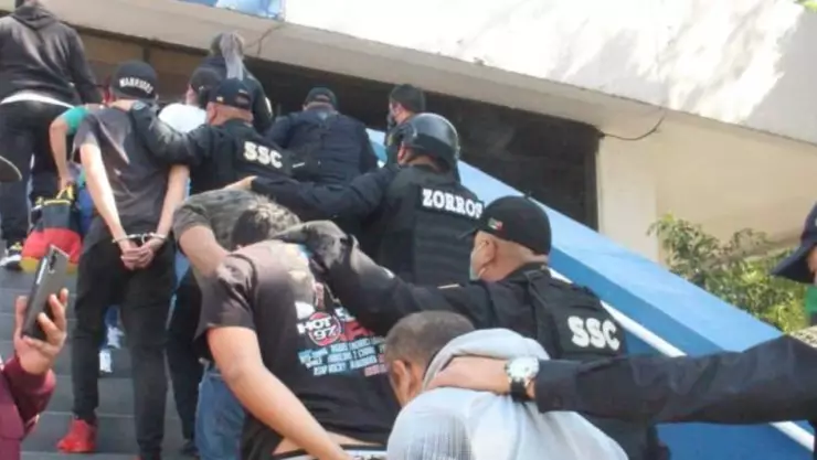 banda robo reloj erik rubin.jpg