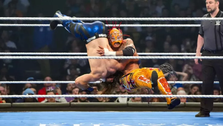wwe-muestra-rostro-rey-fenix-foto.jpg