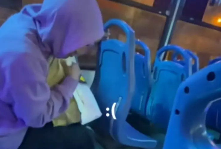 inusual incidente en transporte público.png