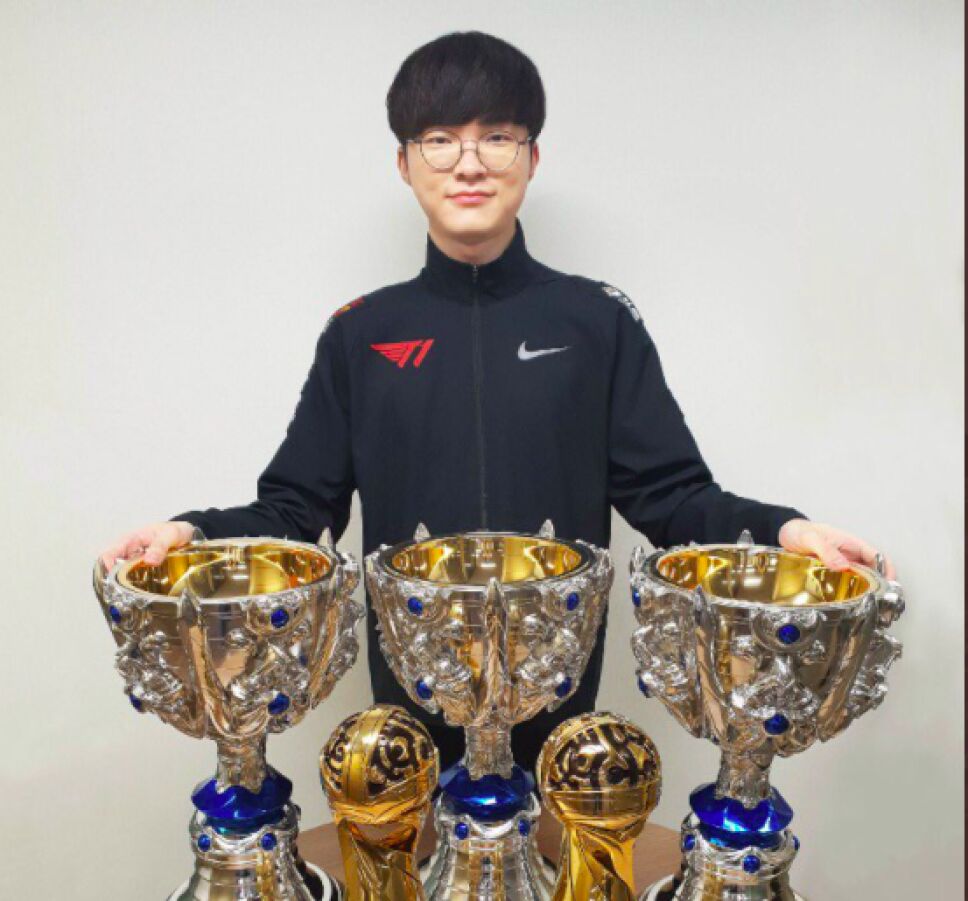 Faker el mejor del mundo con T1