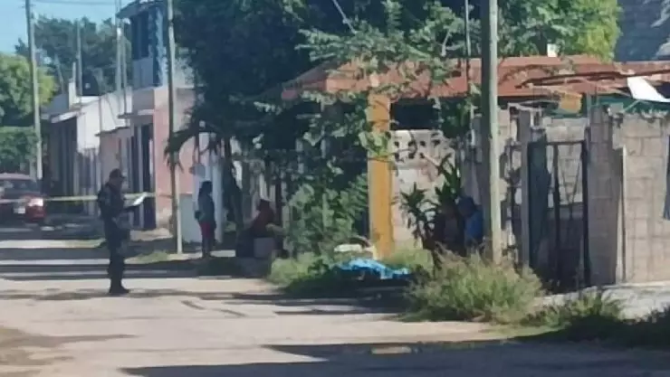Hallan a hombre sin vida en la vía pública de Ticul; la Policía Municipal se hizo presente