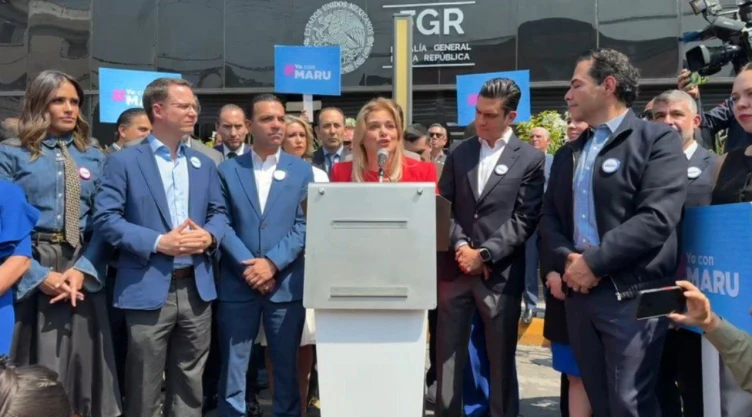 “Lucharemos hasta donde tope": Gobernadora de Chihuahua, Maru Campos, llega a las instalaciones de la FGR en la CDMX
