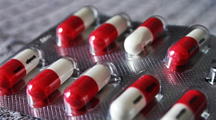 Se recomienda evitar guardar los medicamentos con fecha de caducidad vencida o que no se consuman