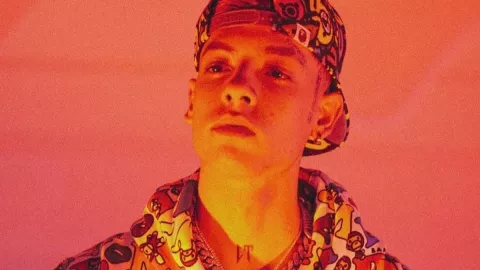 Natanael Cano es blanco de críticas tras polémico VIDEO en fiesta.